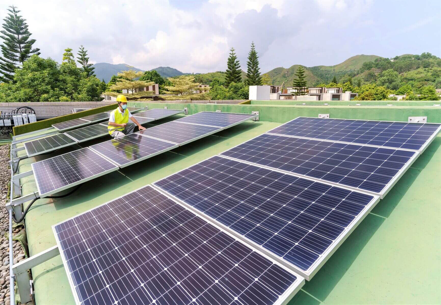 Hong Yip has been actively promoting the use of renewable energy. Apart from purchasing electricity from local renewable energy sources with Renewable Energy Certificates, the Company also installed solar panels on the rooftop of the managed properties.